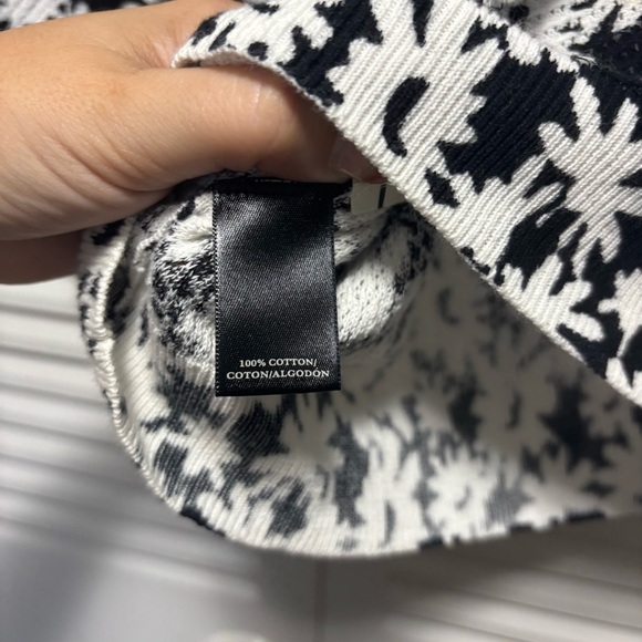 Ann Taylor Black With White Daisy Print Pullover Sweater 100% Cotton Size L - Picture 5 of 6